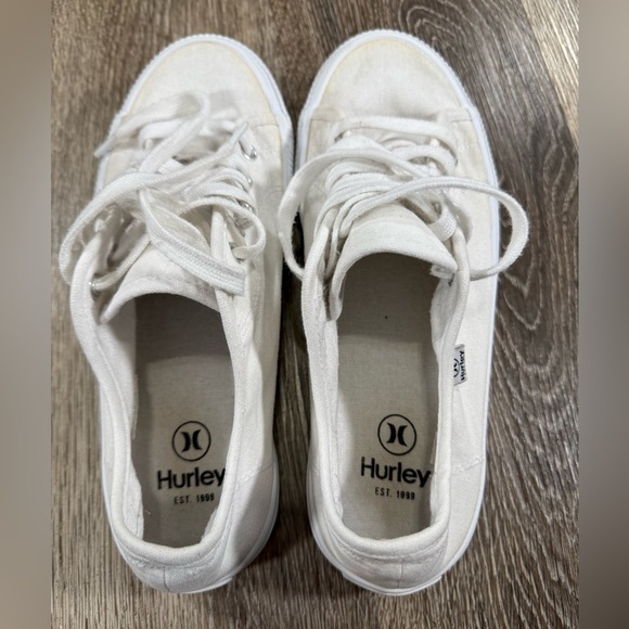 Hurley Carrie Low Top White Canvas Shoes - Size 6.5M - Picture 2 of 8